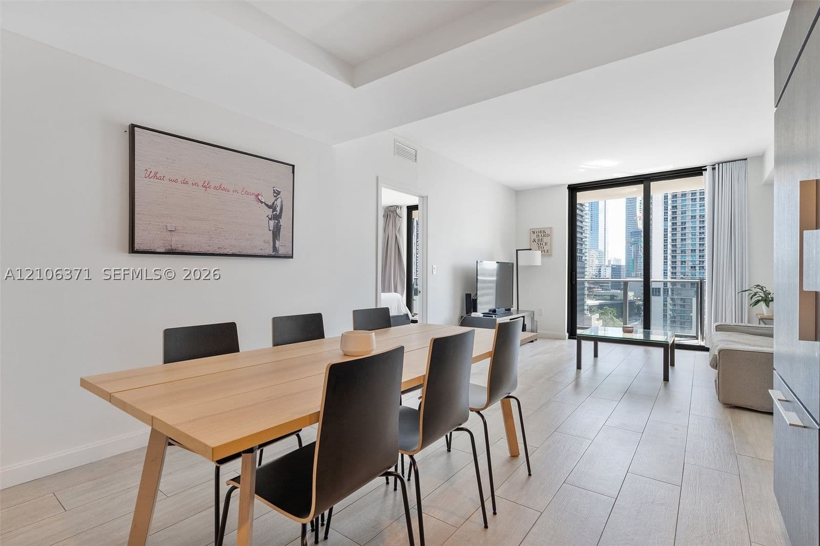 1-bedroom Condo — 45 9th St #1005, Miami, FL 33130