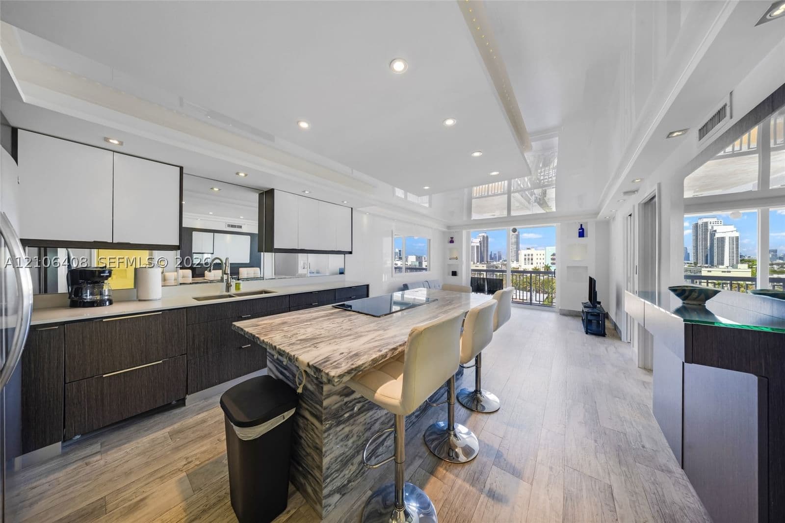 1+1 Condo — 401 Ocean Dr #801, Miami Beach, FL 33139