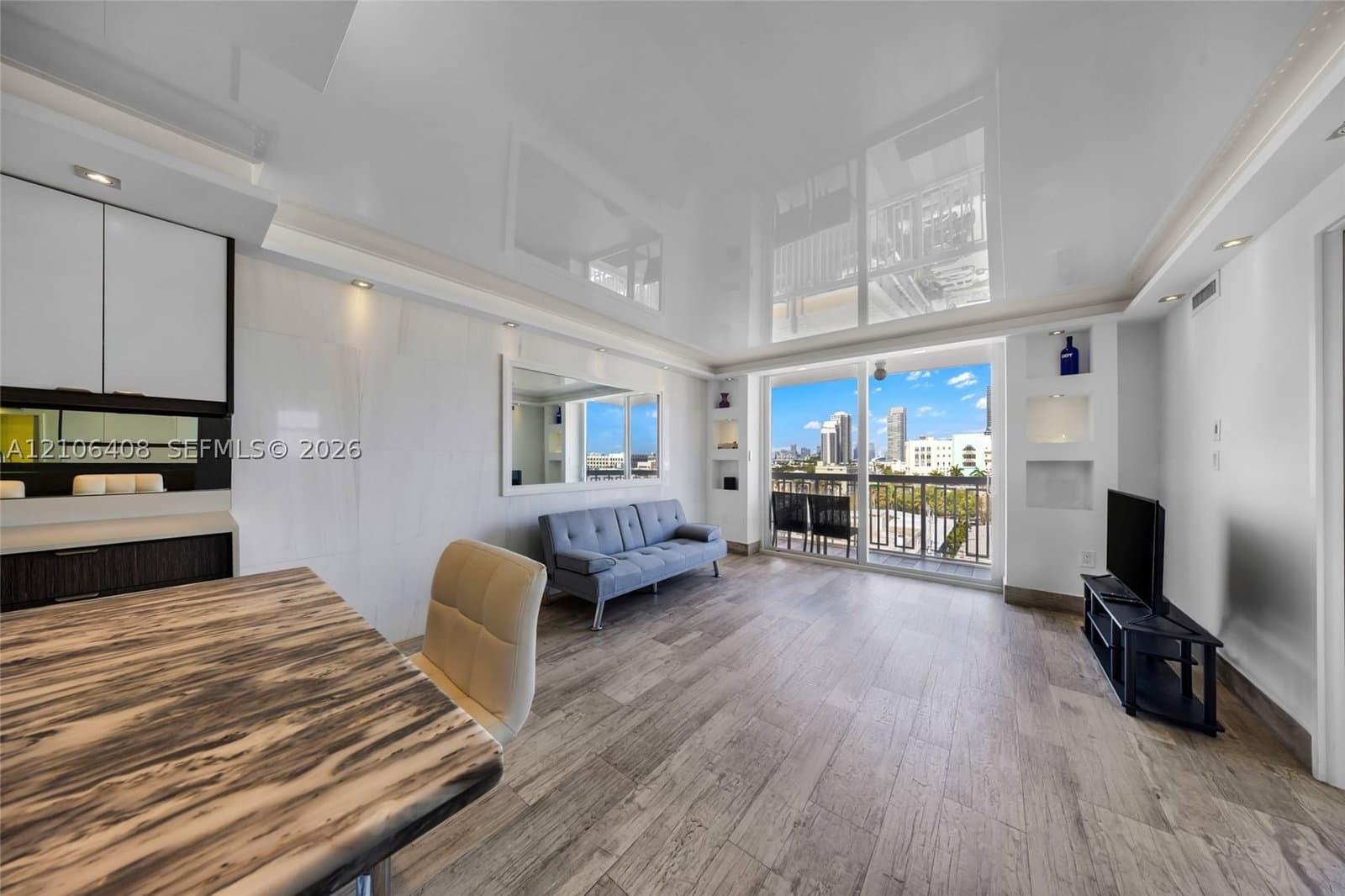 1+1 Condo — 401 Ocean Dr #801, Miami Beach, FL 33139