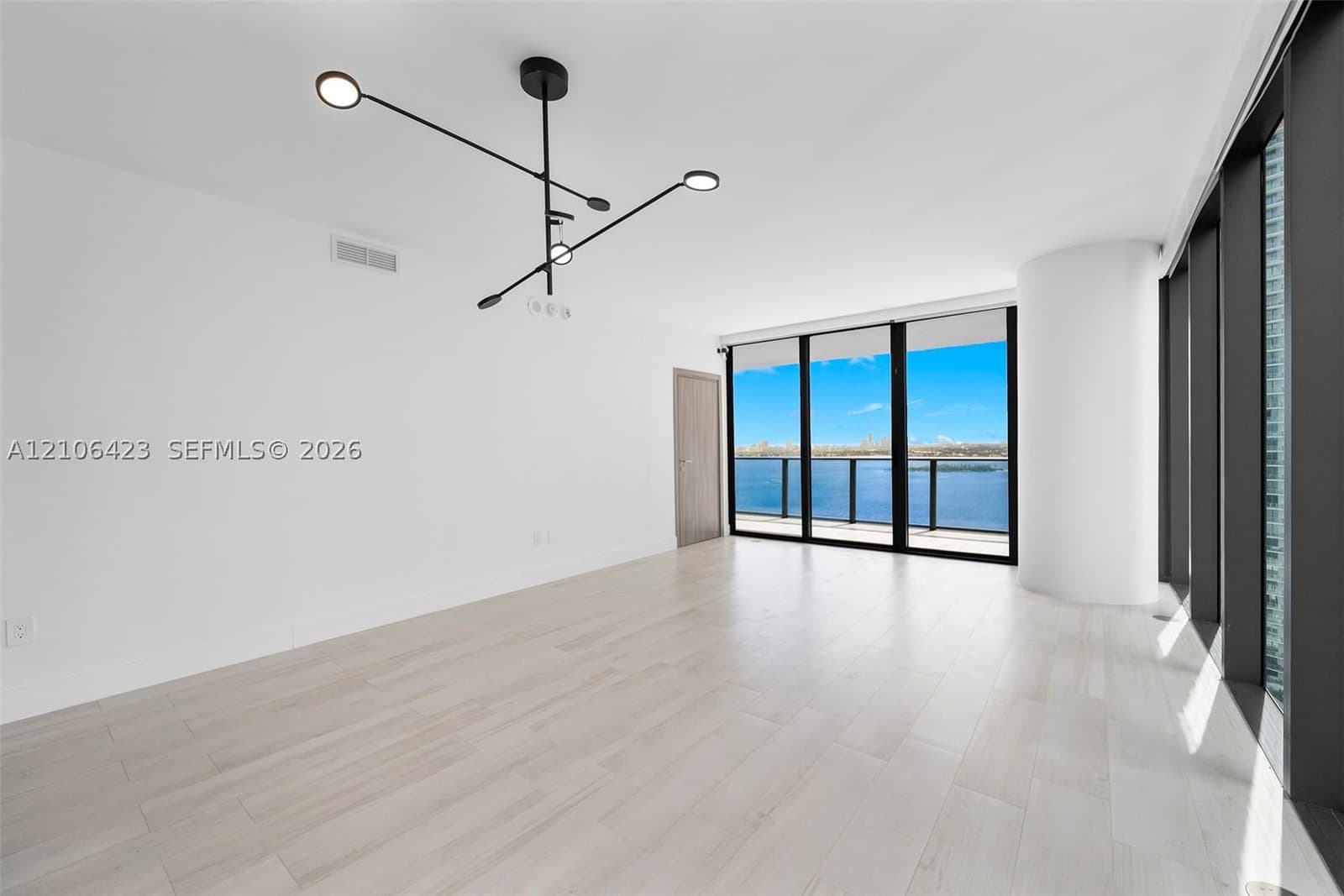 3-bedroom Condo — 650 32nd St #2201, Miami, FL 33137