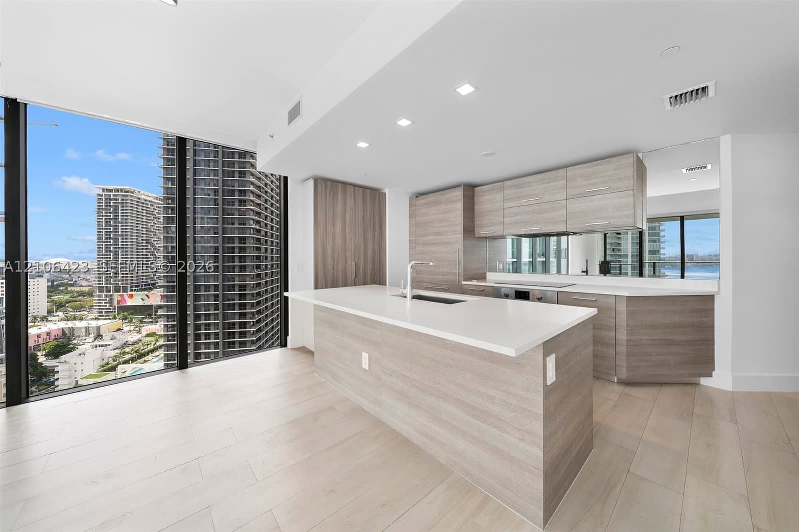 3-bedroom Condo — 650 32nd St #2201, Miami, FL 33137