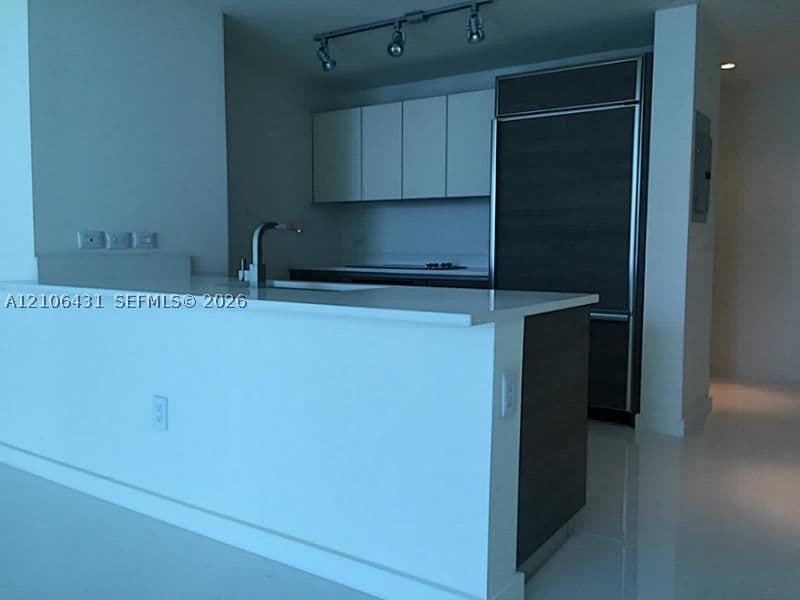 1+1 Condo — 1100 MIAMI AV #3203, Miami, FL 33130