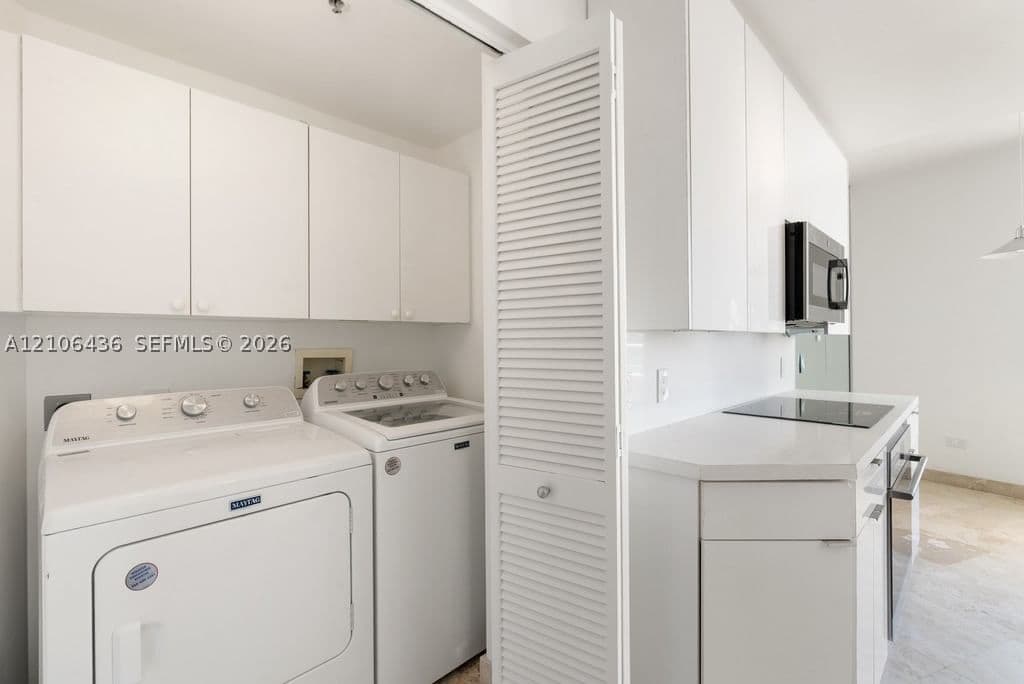 2+1 Condo — 808 Brickell Key Dr #2102, Miami, FL 33131