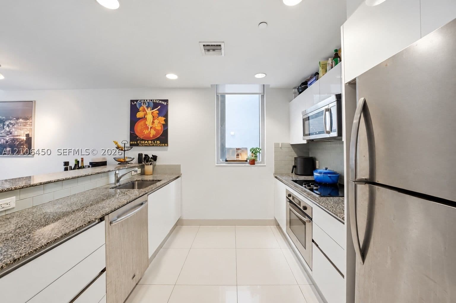 1+1 Condo — 1050 Brickell Ave #1002, Miami, FL 33131