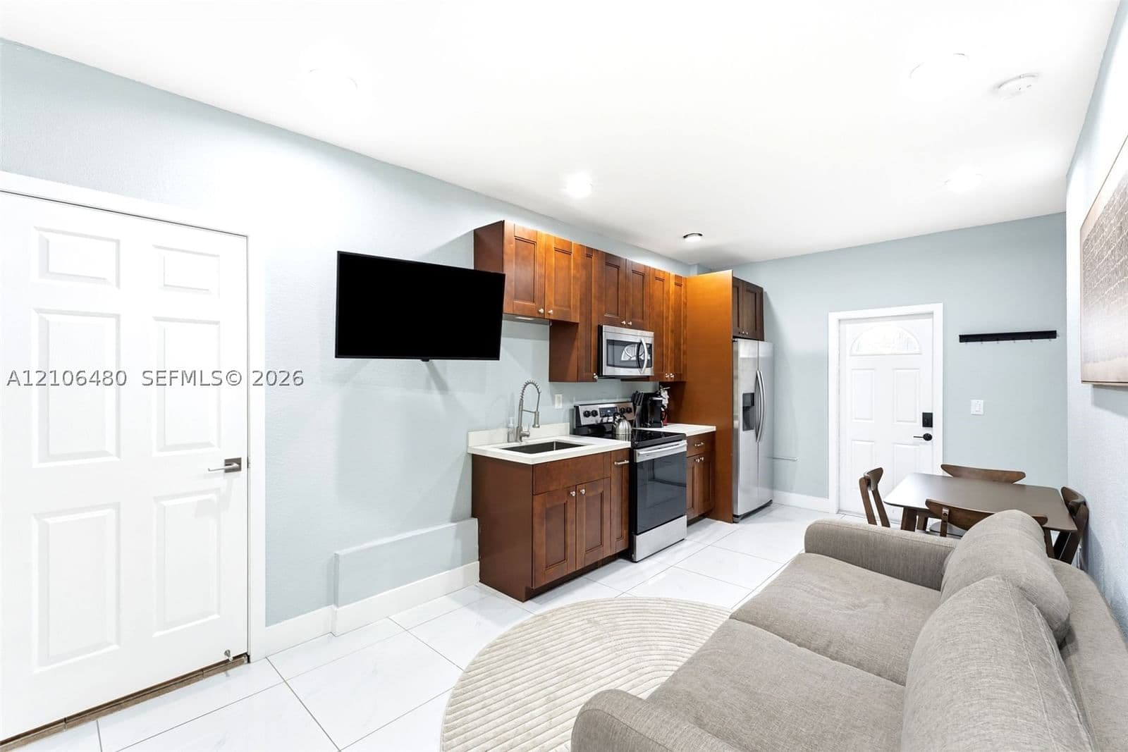 2-bedroom Property — 3134 Carter St #2, Miami, FL 33133