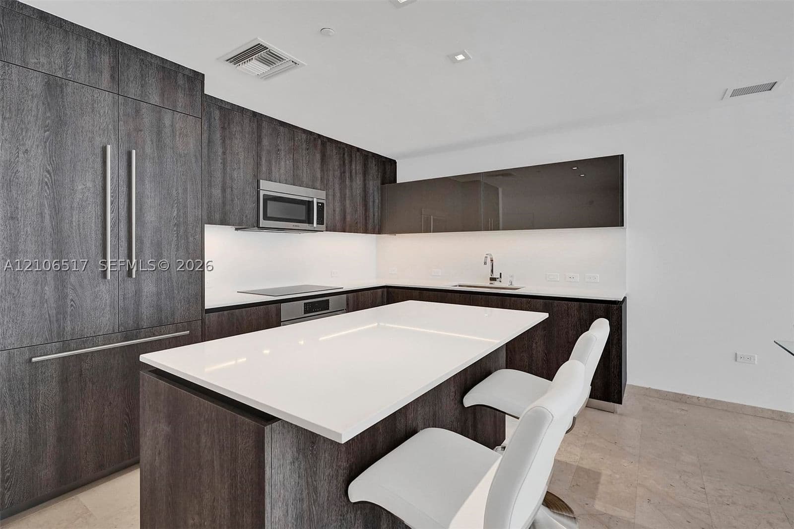 2+1 Condo — 88 7th St #910, Miami, FL 33130