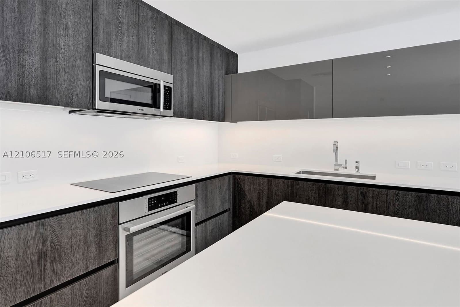2+1 Condo — 88 7th St #910, Miami, FL 33130