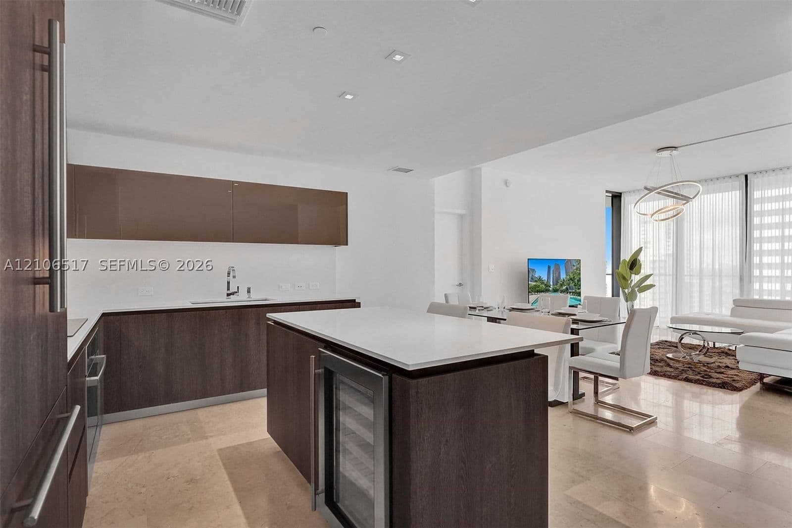 2+1 Condo — 88 7th St #910, Miami, FL 33130