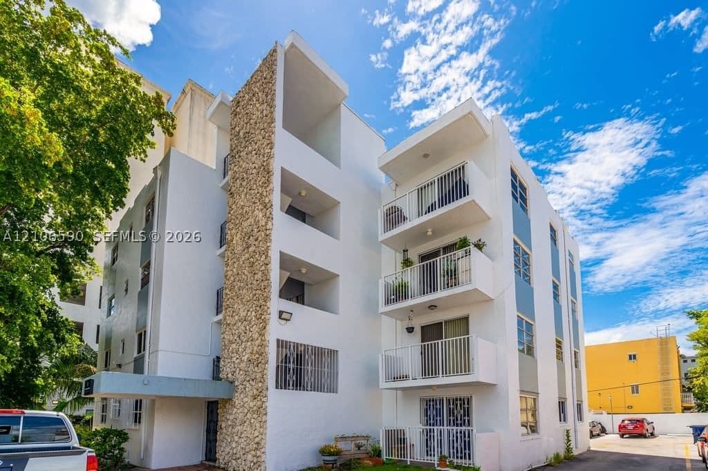 2+1 Condo — 836 1st St #403, Miami, FL 33130
