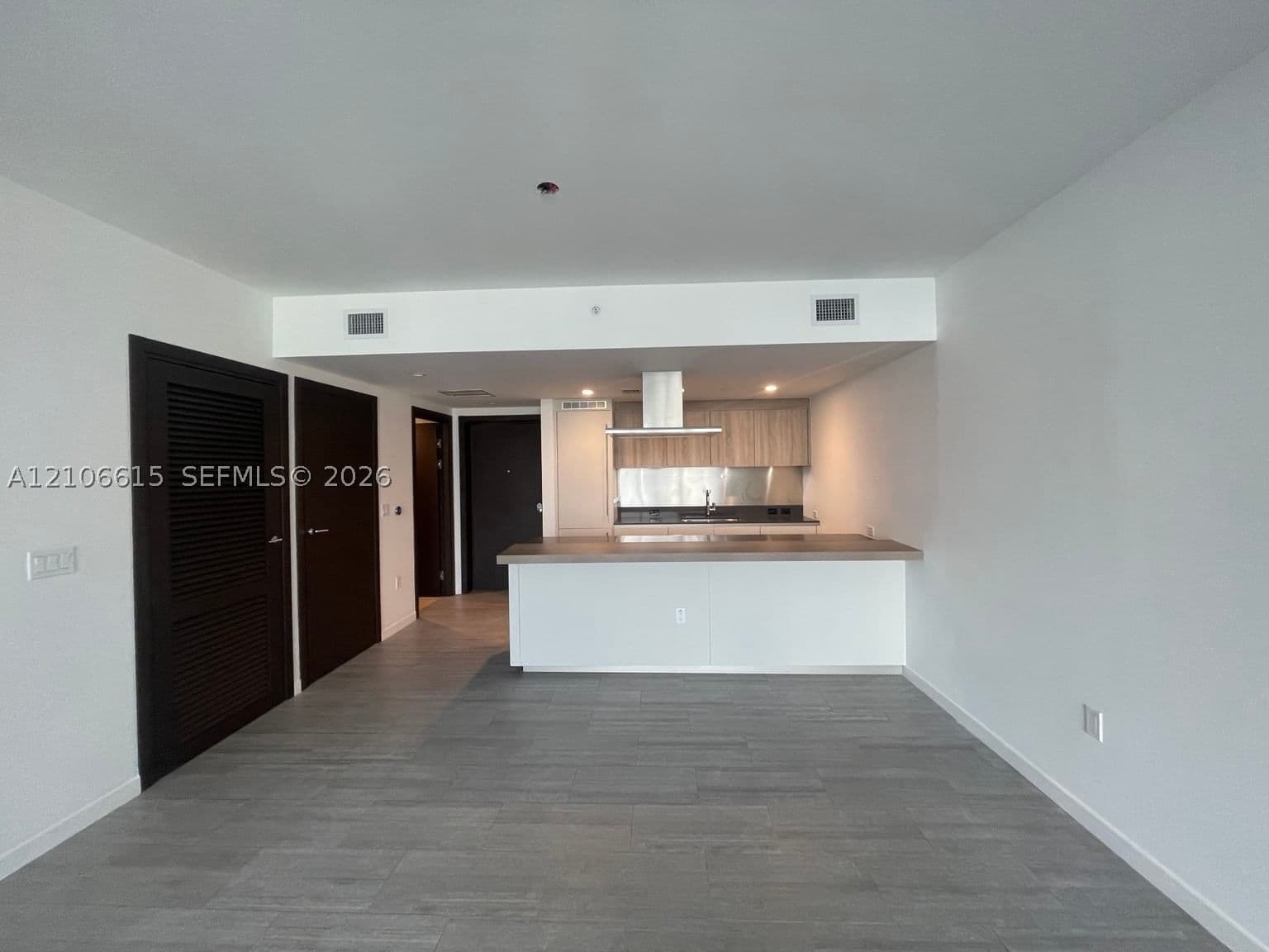 1-bedroom Condo — 1000 Brickell Plz #1906, Miami, FL 33131