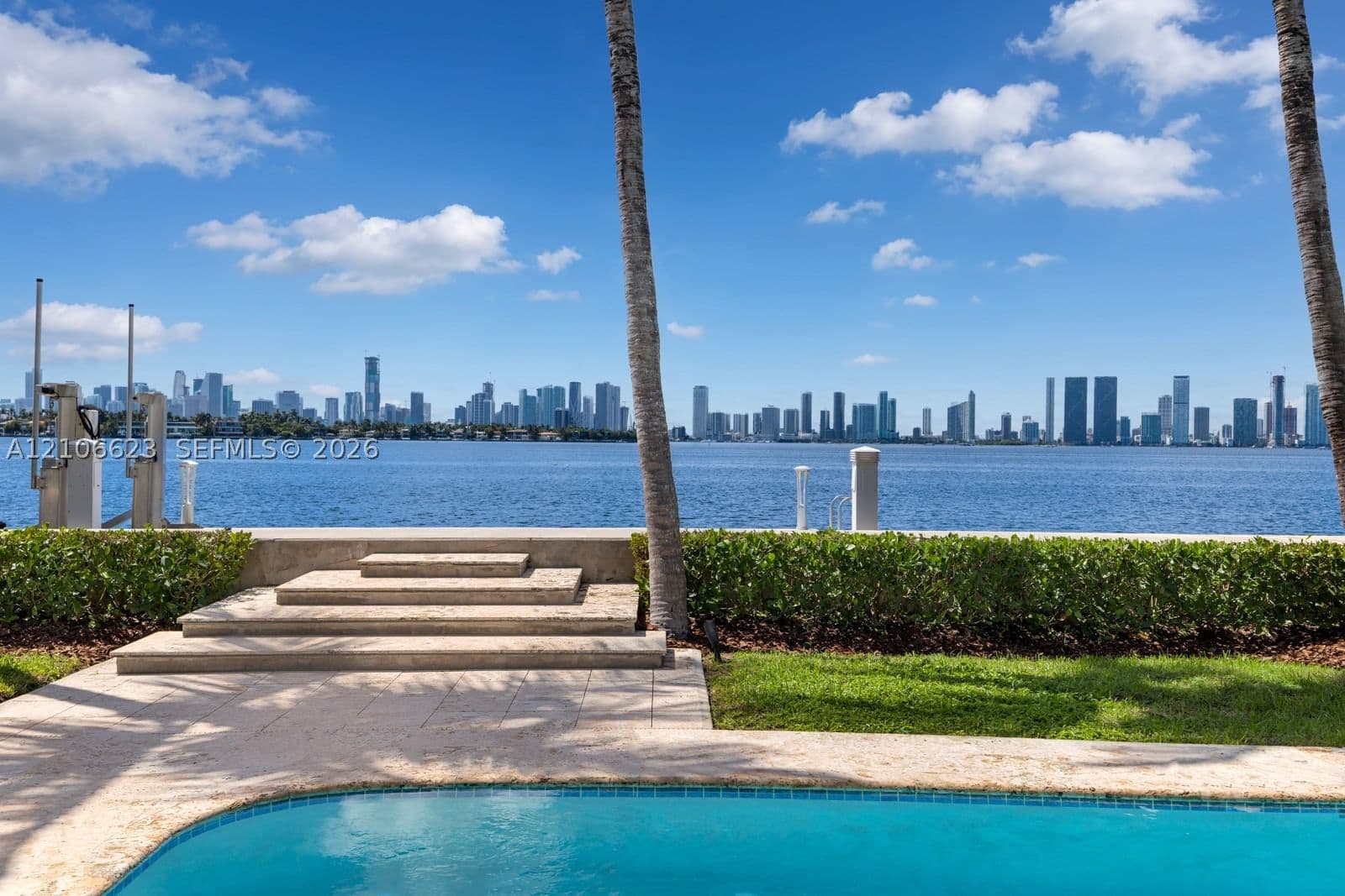 5+1 Müstakil ev — 2312 Bay Ave, Miami Beach, FL 33140