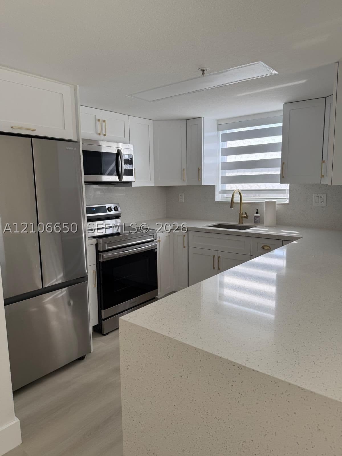 1-bedroom Condo — 3052 27th Ave #302, Miami, FL 33133