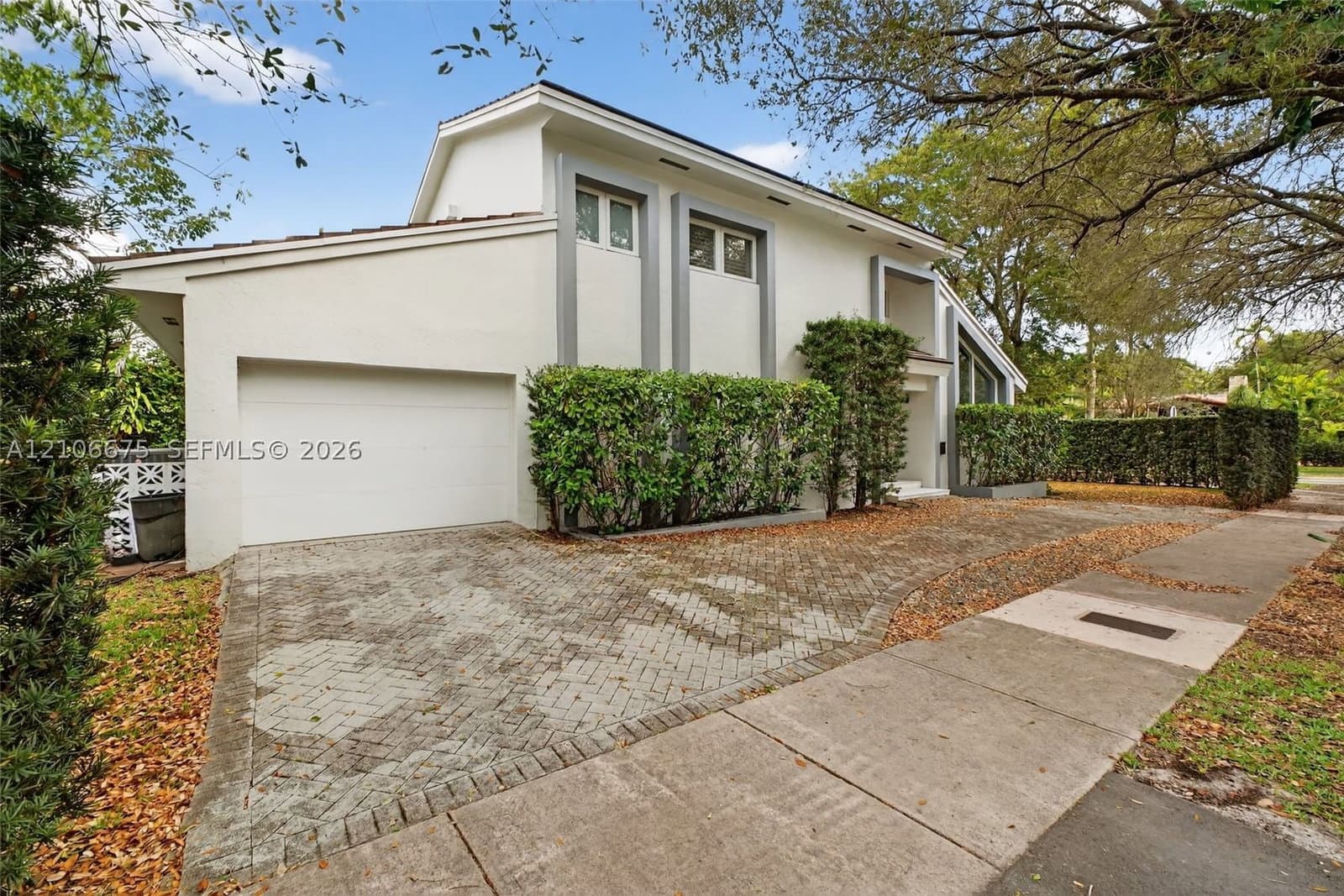 3-bedroom Single-Family Home — 3231 Salzedo St, Coral Gables, FL 33134