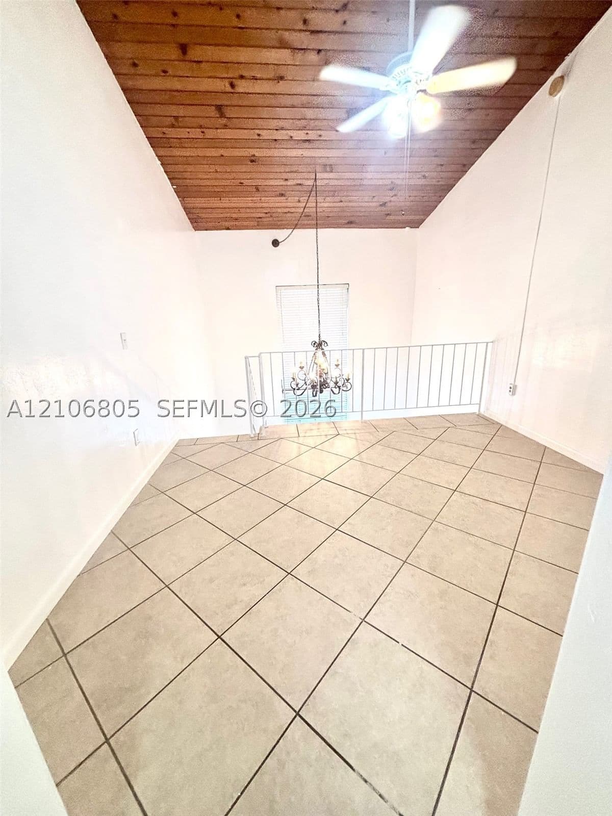 1-bedroom Property — 49 Navarre Ave #4, Coral Gables, FL 33134