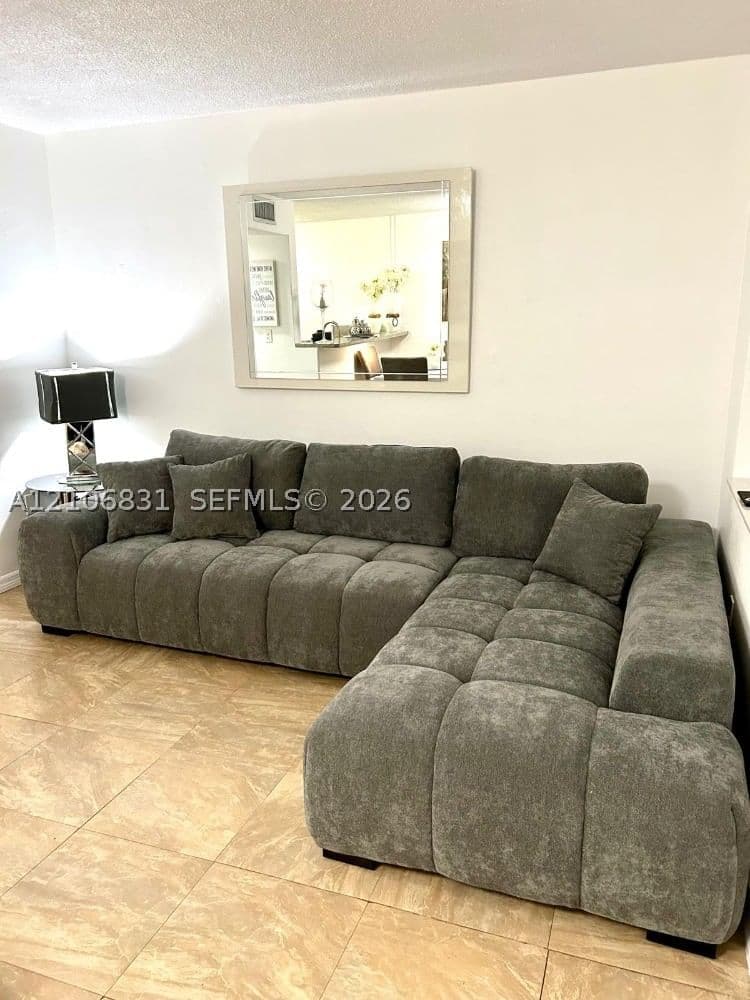 1-bedroom Apartment — 520 38th St #15, Miami, FL 33137