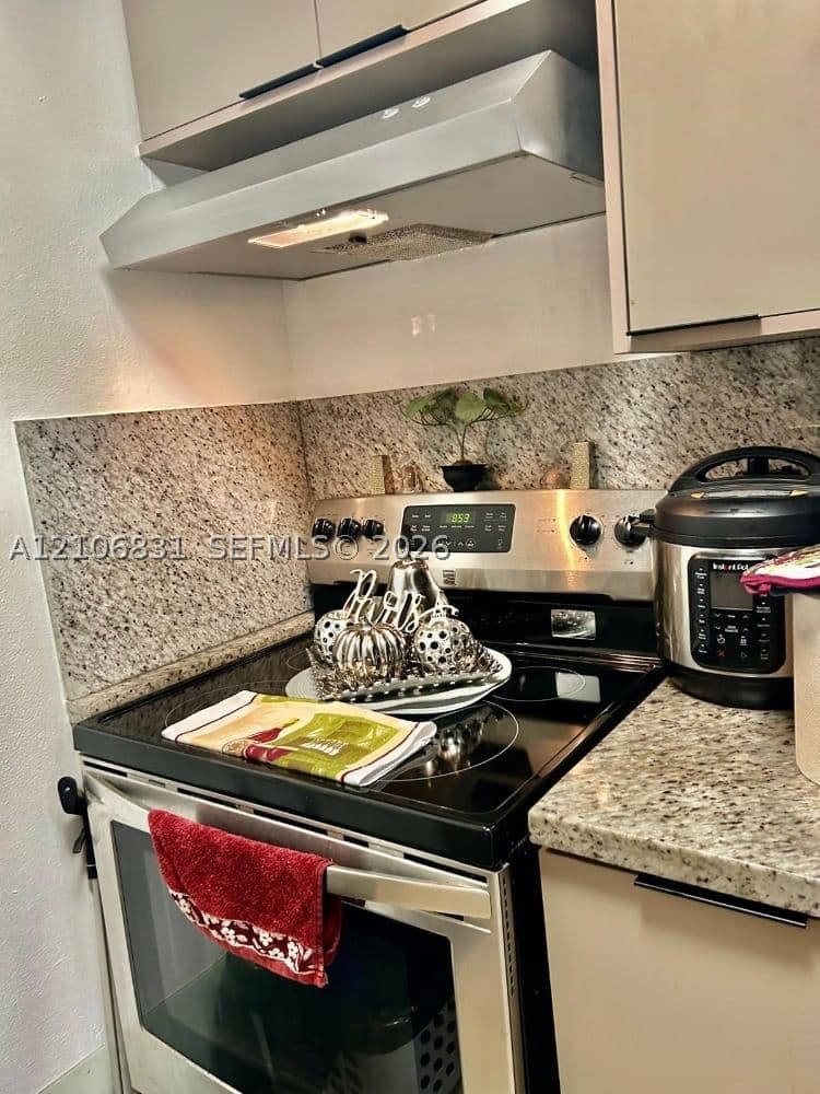 1-bedroom Apartment — 520 38th St #15, Miami, FL 33137