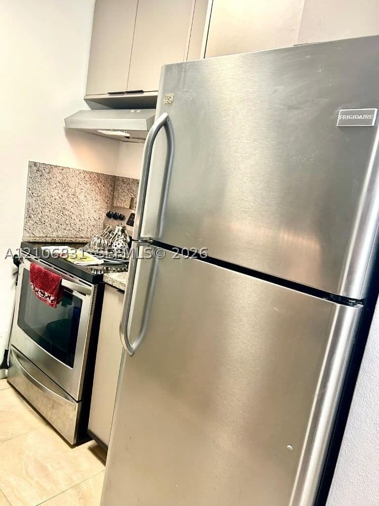 1-bedroom Apartment — 520 38th St #15, Miami, FL 33137