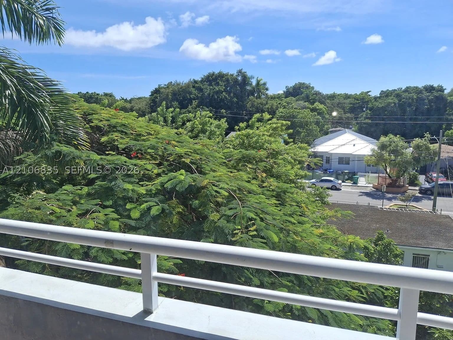 Condo — 3250 Grand Ave #410, Miami, FL 33133