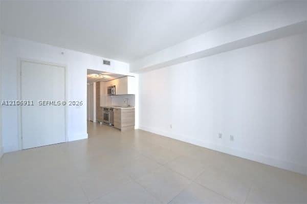 Condo — 1300 Brickell Bay Dr #2313, Miami, FL 33131