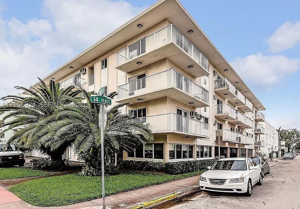 1+1 Condo — 1420 Pennsylvania Ave #210, Miami Beach, FL 33139