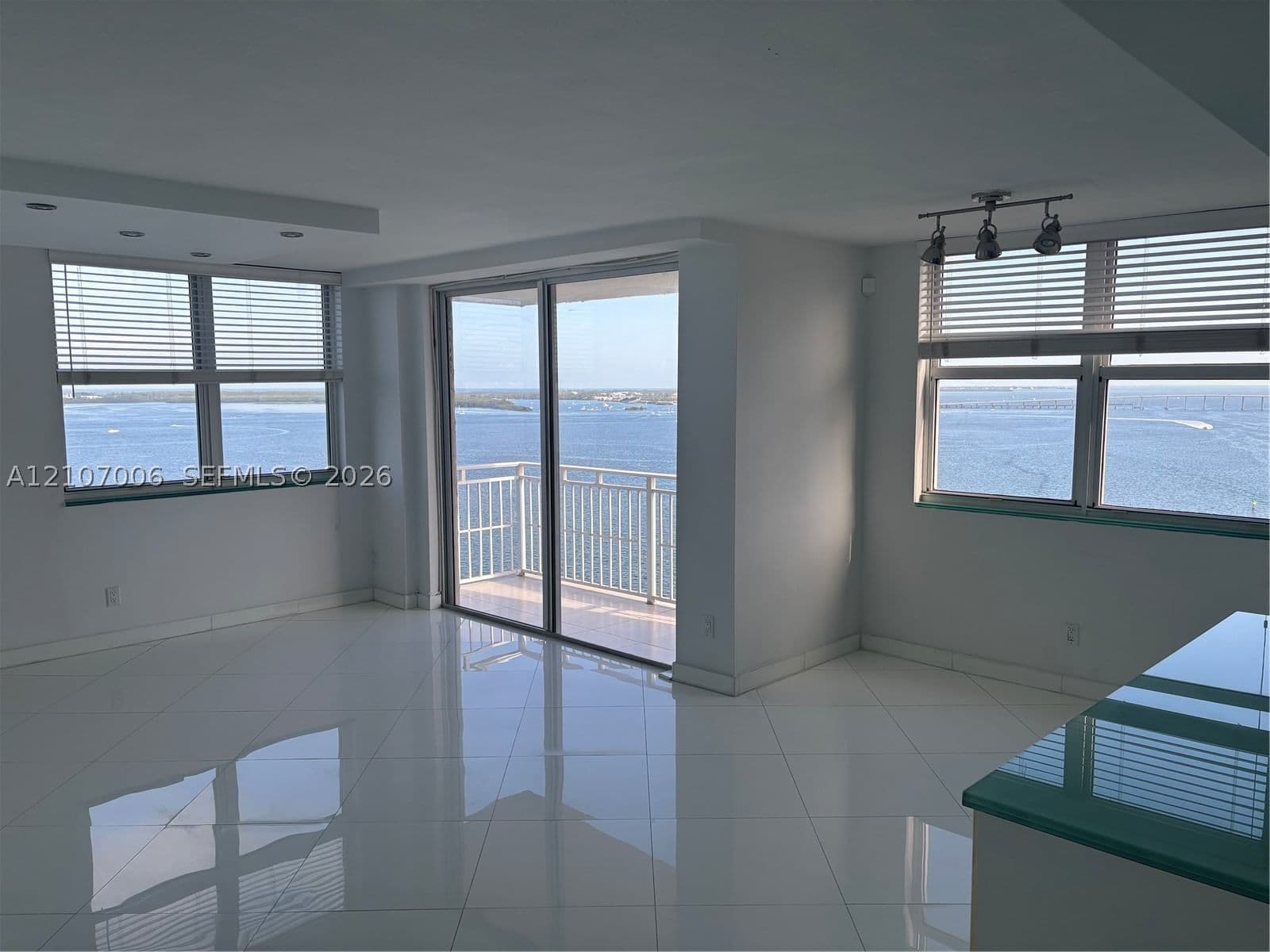 2-bedroom Condo — 770 Claughton Island Dr #2116, Miami, FL 33131