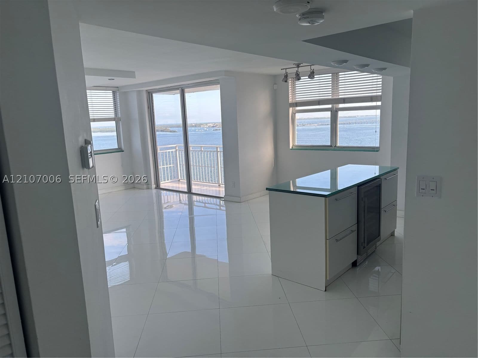 2-bedroom Condo — 770 Claughton Island Dr #2116, Miami, FL 33131
