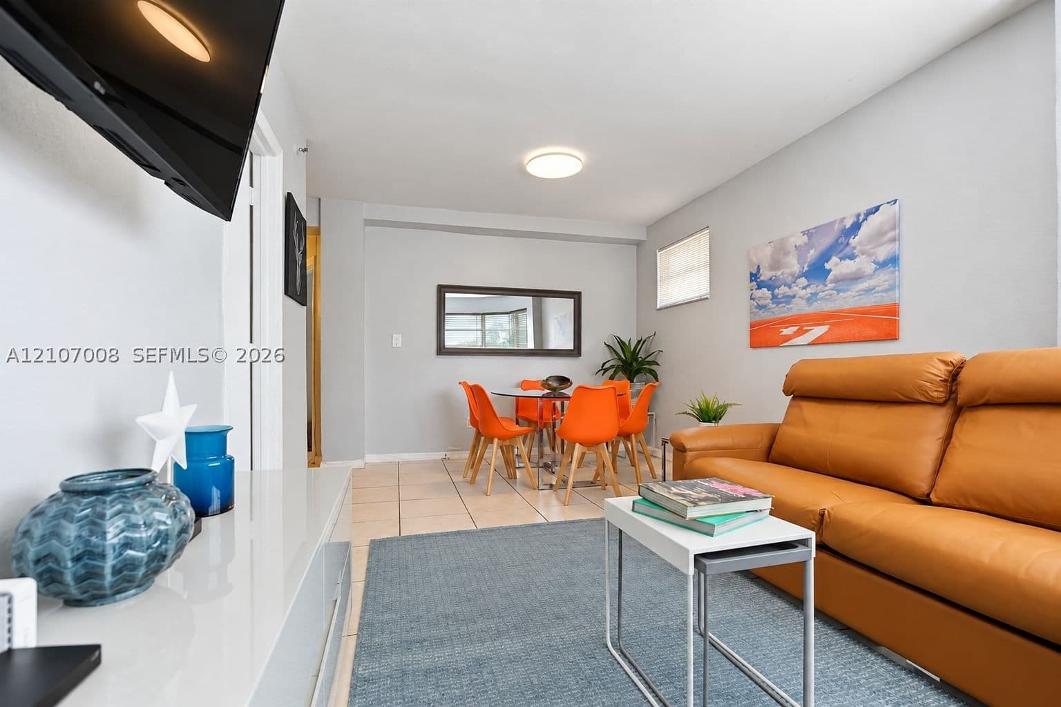2-bedroom Condo — 3030 Collins Ave #2H, Miami Beach, FL 33140