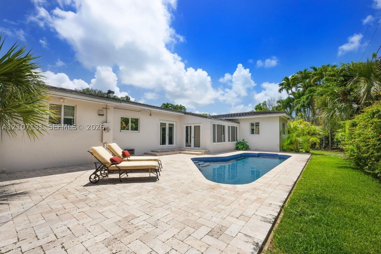 3-bedroom Single-Family Home — 6610 Santona St, Coral Gables, FL 33146