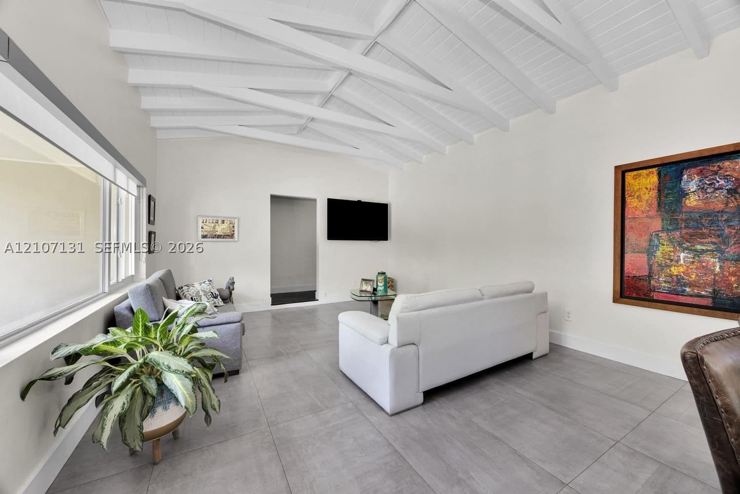 3-bedroom Single-Family Home — 6610 Santona St, Coral Gables, FL 33146