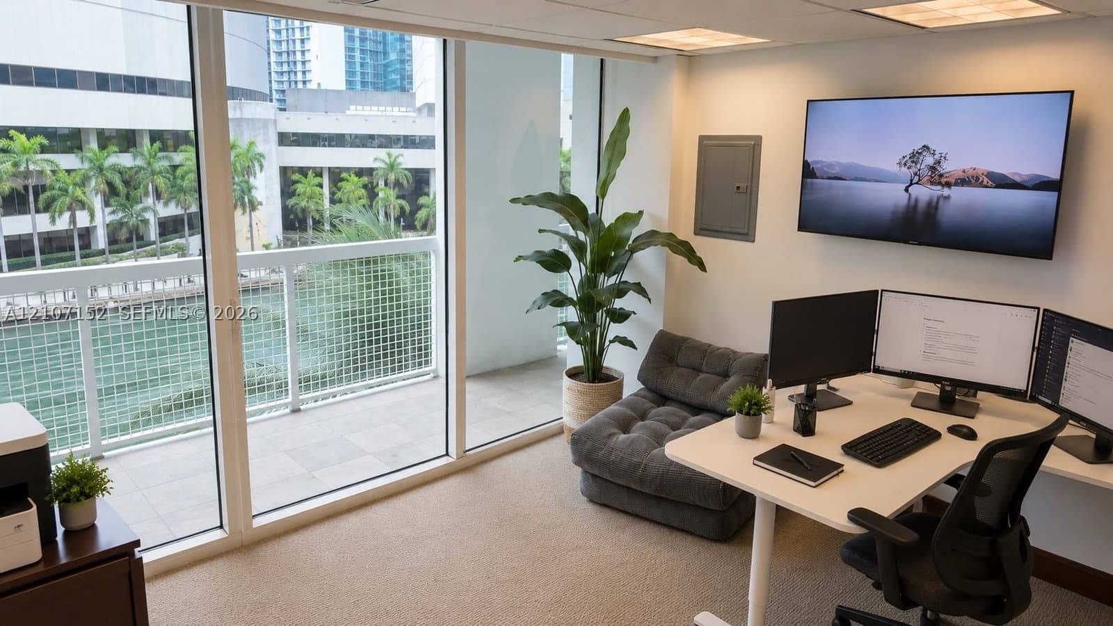 Condo — 31 5th St #CU-502, Miami, FL 33131