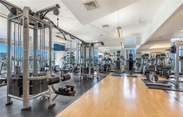 2-bedroom Condo — 1111 1st Ave #3014-N, Miami, FL 33130