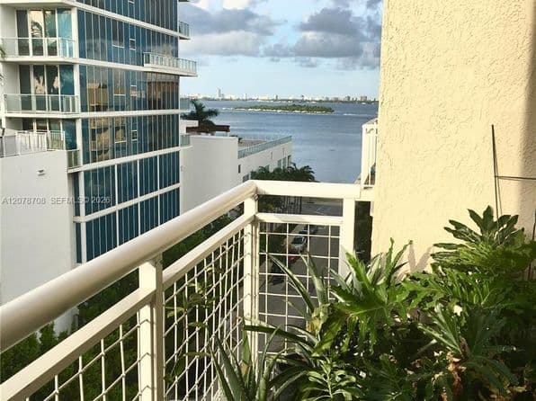 1+1 Condo — 2001 Biscayne Blvd APT 2604, Miami, FL 33137
