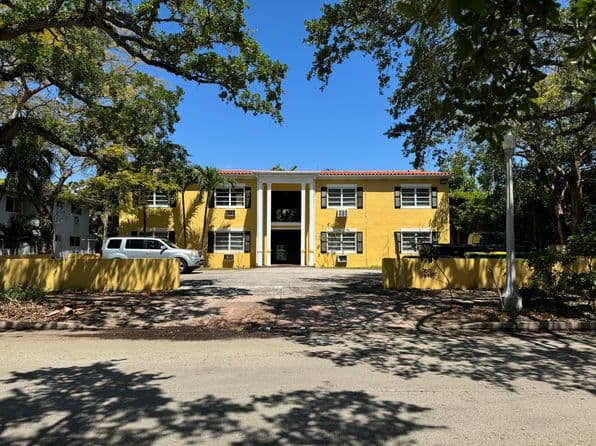 1-bedroom Building — For Rent, Miami 33133