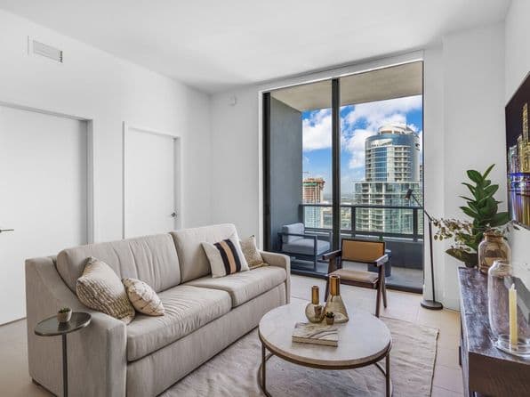 1-bedroom Apartment — 25 NE 6th St #Id1540426p, Miami, FL 33132