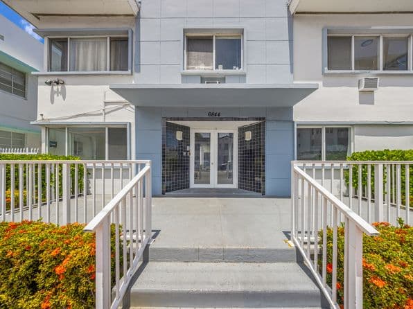6844 Abbott Ave, Miami Beach