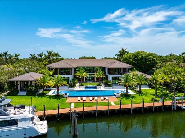 8-bedroom Single-Family Home — 641 Leucadendra Dr, Coral Gables, FL 33156