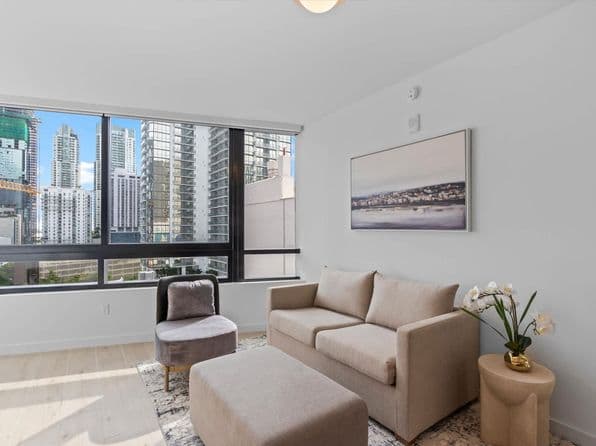 Building — For Rent, Miami 33128