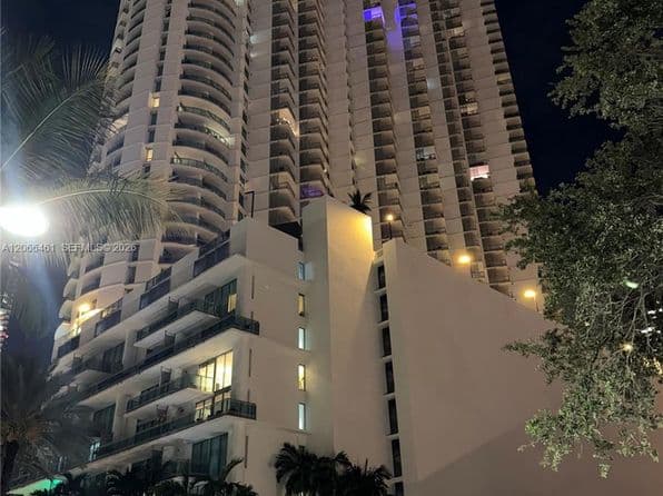 2-bedroom Condo — 350 S Miami Ave APT 304, Miami, FL 33130