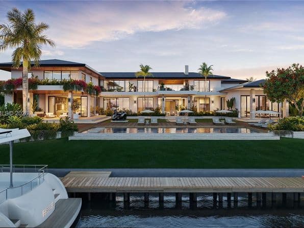 7-bedroom New Construction — 190 Casuarina Concourse, Coral Gables, FL 33143