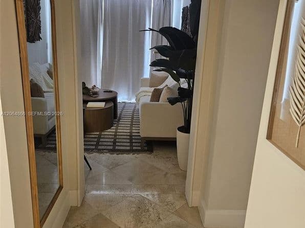 1-bedroom Building — For Rent, Miami 33133