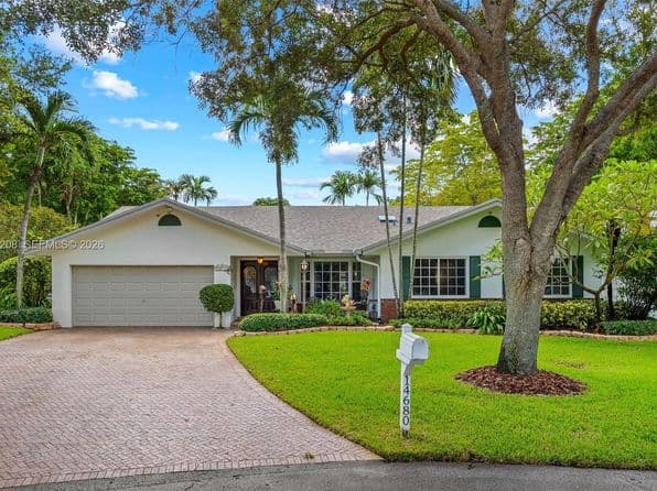 4-bedroom Single-Family Home — 14680 SW 141st Pl, Miami, FL 33186
