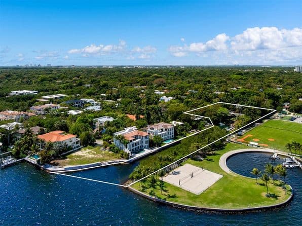 5-bedroom Single-Family Home — 3373 Poinciana Ave, Miami, FL 33133