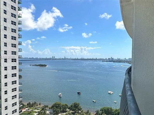 Condo — 1750 N Bayshore Dr APT 2607, Miami, FL 33132