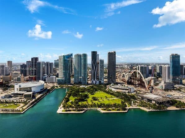 6-bedroom Condo — 1000 Biscayne Blvd Unit 5101, Miami, FL 33132