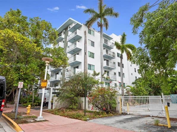 2-bedroom Condo — 1820 James Ave APT 2F, Miami Beach, FL 33139