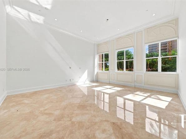 1-bedroom Building — For Rent, Miami 33133