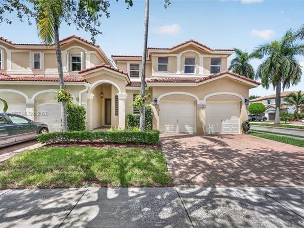 4-bedroom Townhouse — 12377 SW 125th St, Miami, FL 33186