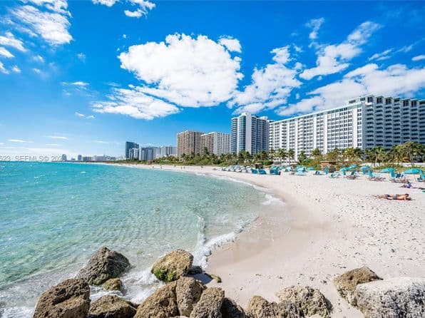 1+1 Condo — 2899 Collins Ave APT 1505, Miami Beach, FL 33140