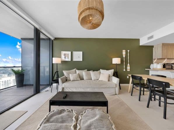 1-bedroom Building — For Rent, Miami 33131