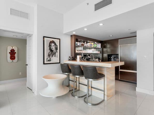 1-bedroom Building — For Rent, Miami Beach 33141